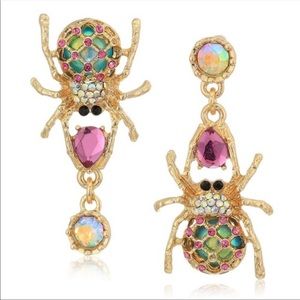 BETSEY JOHNSON - NWT Gold and Teal Spiders With Fuchsia Crystals Earrings
